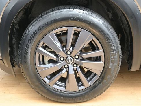 Used 2022 Nissan Pathfinder SV FWD image 16