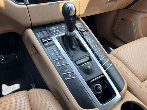 Used 2018 Porsche Macan S AWD/4WD image 17