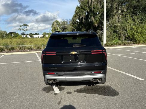 Used 2026 Chevrolet Traverse LT w/ Driver Confidence Package FWD image 4