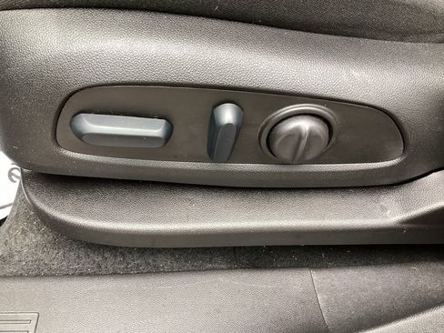 Used 2024 Chevrolet Equinox LT w/ LPO, Floor Liner Package FWD image 19