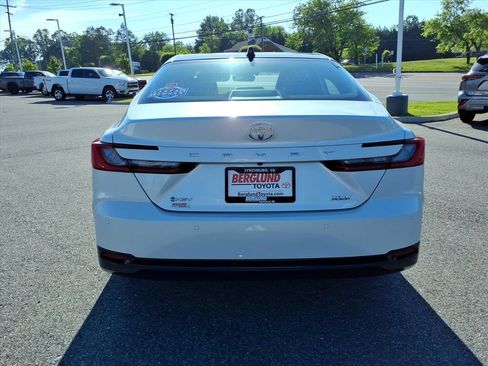 Certified 2025 Toyota Camry XLE w/ Premium Plus Package FWD image 11