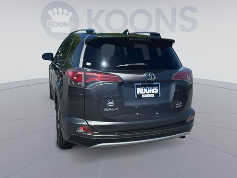 Used 2017 Toyota RAV4 XLE image 10