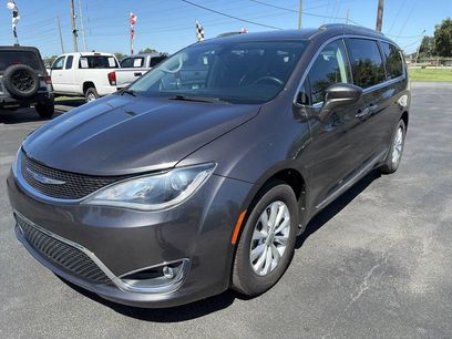 Used 2019 Chrysler Pacifica Touring-L