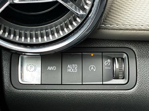 Used 2026 Chevrolet Equinox LT w/ Convenience Package II AWD/4WD image 9