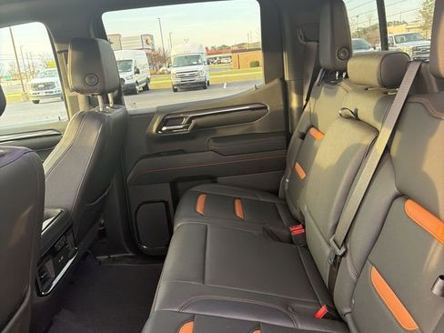 Used 2023 GMC Sierra 1500 AT4 w/ Technology Package image 7