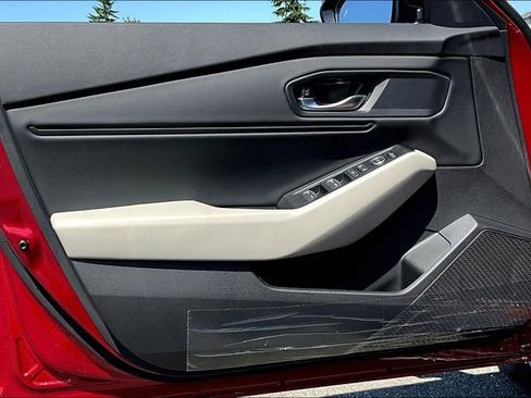 New 2025 Honda Accord SE image 23