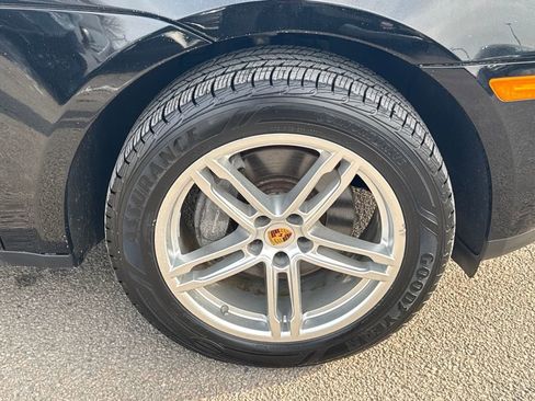 Used 2019 Porsche Macan image 45