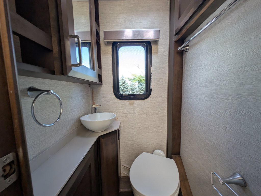 Used 2020 Mercedes-Benz Sprinter 3500 image 24