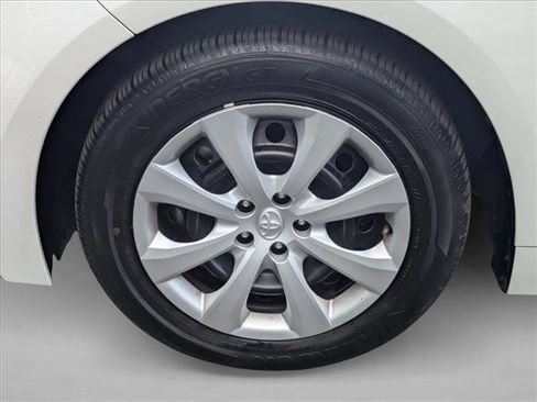 Used 2025 Toyota Corolla LE image 21