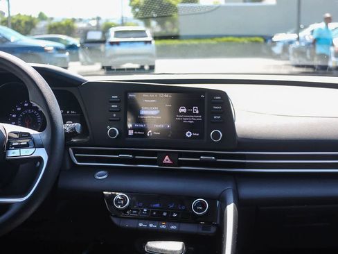 Certified 2023 Hyundai Elantra SEL FWD image 17