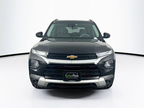 Used 2023 Chevrolet TrailBlazer LT FWD image 2