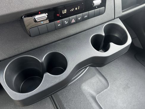 Used 2025 Mercedes-Benz Sprinter 2500 image 26