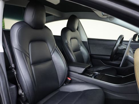 Used 2018 Tesla Model 3 Long Range RWD image 29
