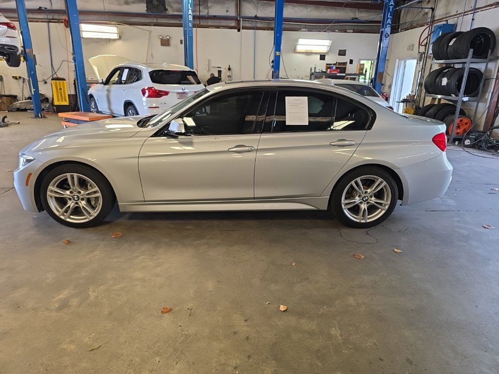 Used 2018 BMW 330i Sedan RWD image 2