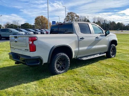 New 2026 Chevrolet Silverado 1500 ZR2 w/ Dark Appearance Package image 7