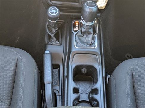 Used 2022 Jeep Gladiator Sport image 19