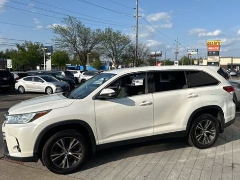 Used 2019 Toyota Highlander LE image 15