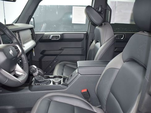 New 2025 Ford Bronco Outer Banks w/ Sasquatch Package image 9