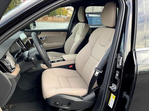 New 2026 Volvo XC90 B5 Plus w/ Protection Package Premier AWD/4WD image 11