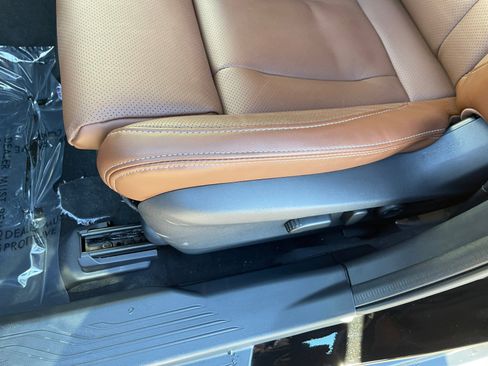 Certified 2025 Subaru Outback Touring image 29