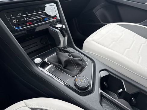 New 2026 Volkswagen Taos SE AWD/4WD image 28