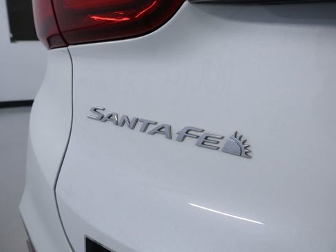 Used 2020 Hyundai Santa Fe Limited AWD/4WD image 10