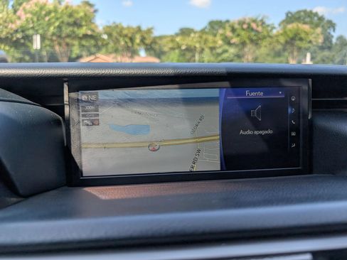 Used 2018 Lexus IS 300 w/ Comfort Package RWD image 27