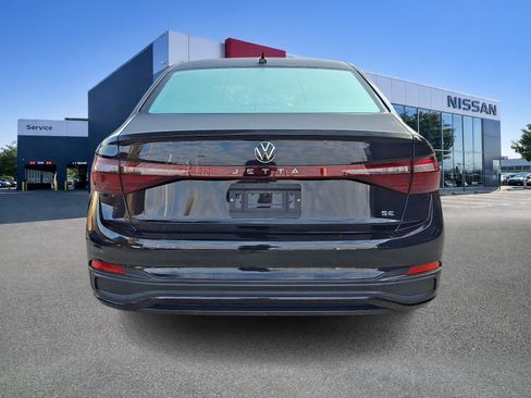Used 2025 Volkswagen Jetta SE FWD image 5