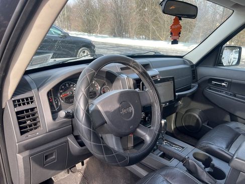 Used 2009 Jeep Liberty Sport w/ Popular Equipment Group image 4