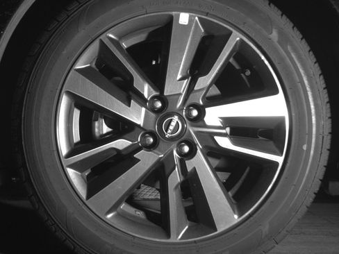 Used 2025 Nissan Versa SV image 12