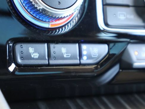 Used 2022 GMC Yukon Denali RWD image 31