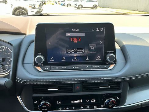 Certified 2023 Nissan Rogue SV w/ SV Premium B Package FWD image 17
