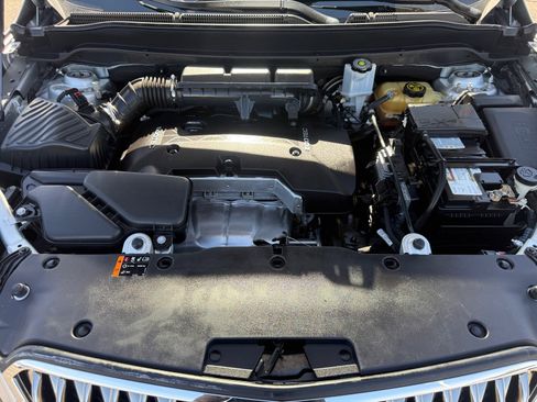 Used 2018 Buick Envision Essence image 29