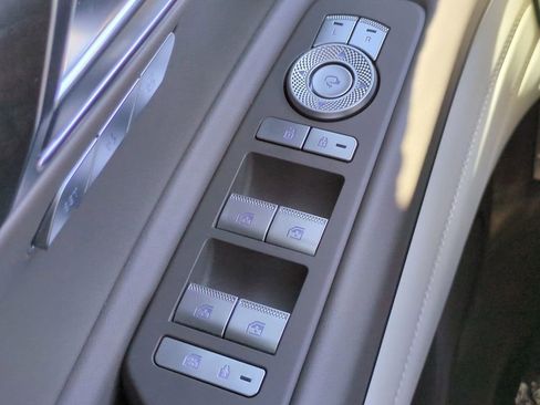 Used 2024 Genesis GV80 3.5T w/ Advanced Package image 25