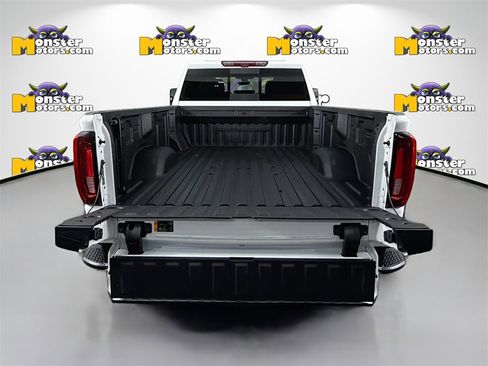 Used 2023 GMC Sierra 3500 Denali w/ Denali Ultimate Package image 24