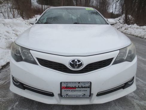 Used 2013 Toyota Camry image 3