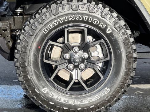 New 2025 Jeep Gladiator Sport image 30