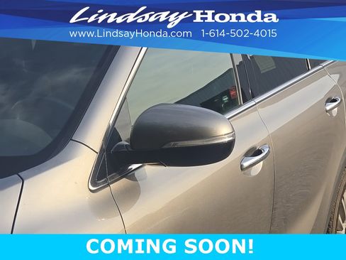 Used 2017 Kia Sorento LX w/ LX Convenience Package image 7