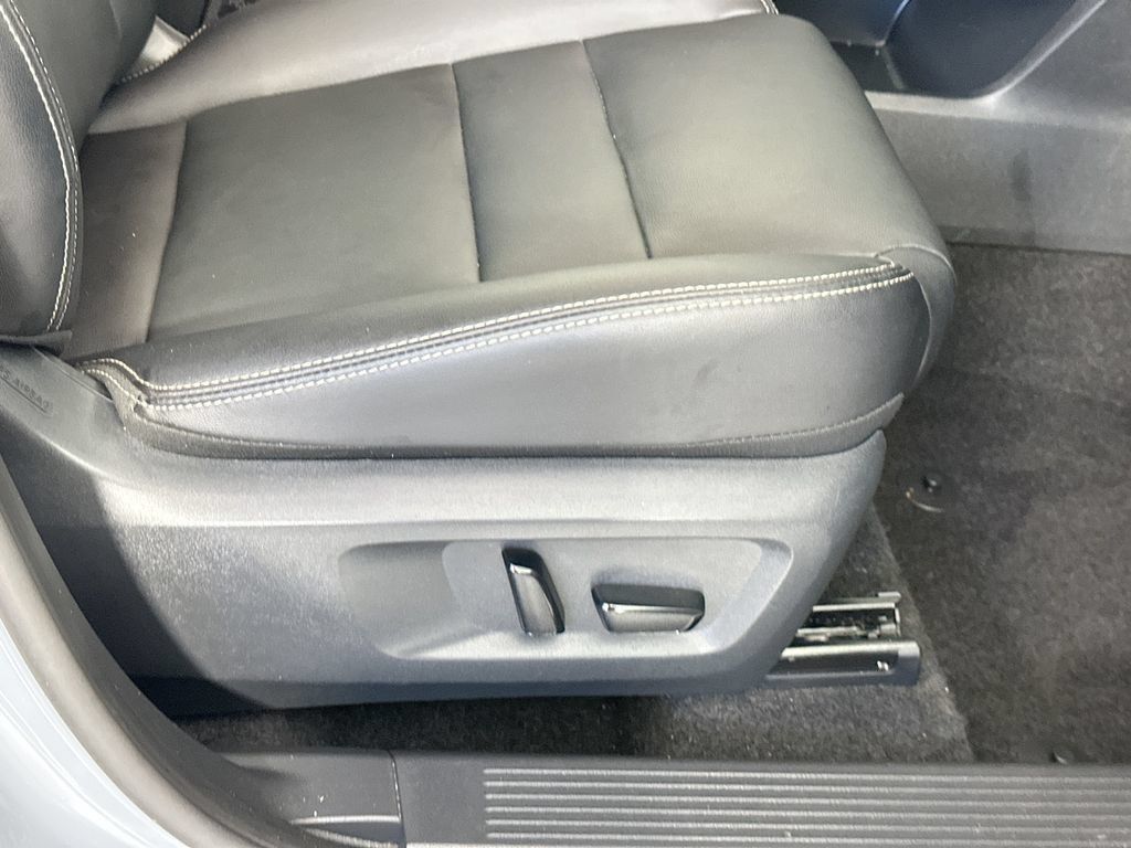 Used 2023 Nissan Rogue SL AWD/4WD image 23