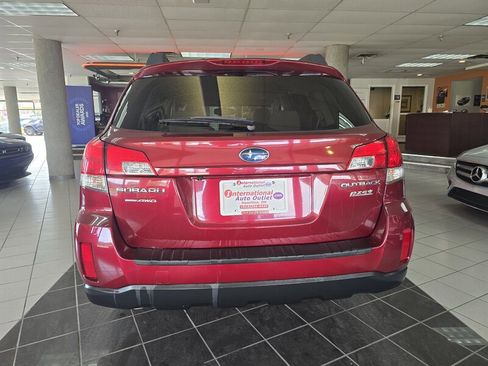 Used 2011 Subaru Outback 2.5i Premium image 5