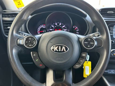 Used 2019 Kia Soul FWD image 23