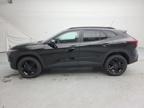 Used 2025 Chevrolet Trax ACTIV FWD image 8