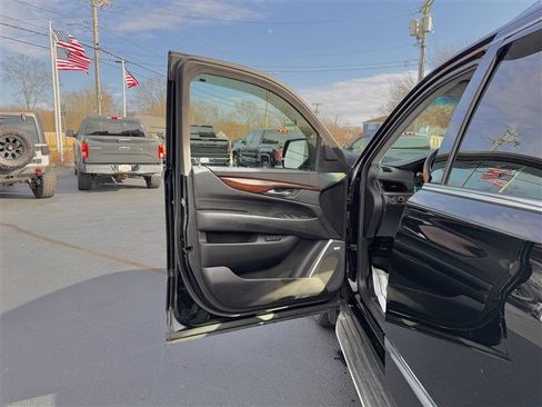 Used 2015 Cadillac Escalade ESV 4WD image 8
