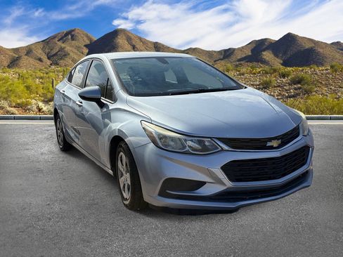 Used 2018 Chevrolet Cruze LS FWD image 5