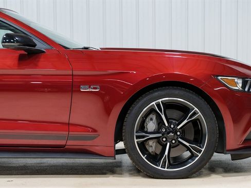 Used 2017 Ford Mustang GT Premium w/ Equipment Group 401A RWD image 33