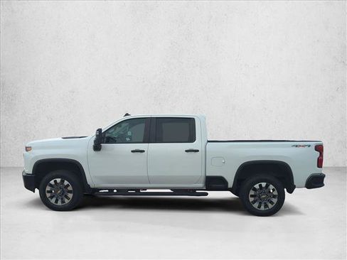 Used 2022 Chevrolet Silverado 2500 Custom w/ Custom Value Package image 8