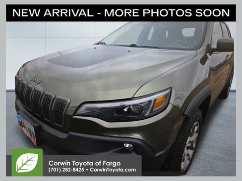 Used 2020 Jeep Cherokee Trailhawk w/ Cold Weather Group AWD/4WD image 1