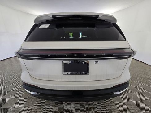 New 2026 Lincoln Nautilus Premier AWD/4WD image 11
