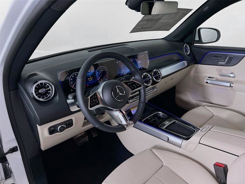 Used 2025 Mercedes-Benz GLB 250 GLB 250 image 10