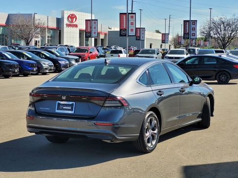 Used 2023 Honda Accord EX image 4